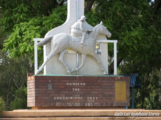The Goondiwindi Grey Statue