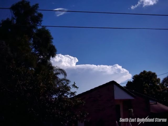 Massive overshooting top builds a new anvil