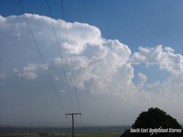 4:28pm - explosive updrafts fill the western flank