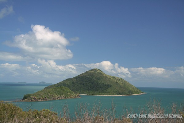Looking at Middle Molle Island, South Molle Island, Whitsundays
